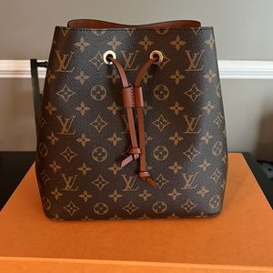 Pristine condition NeoNoe Louis Vuitton 2021 color caramel